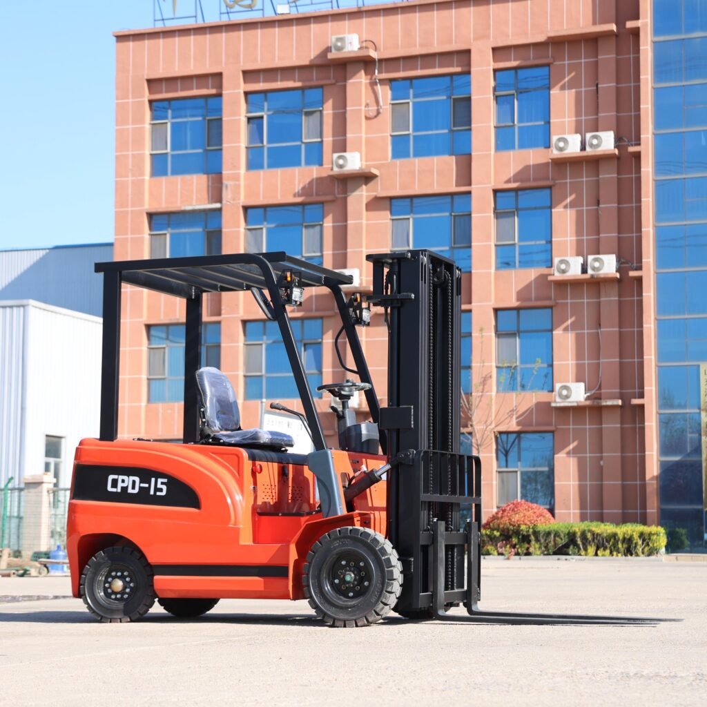Front angled outdoor shot of MIWO CPD‑15 1.5 ton electric forklift