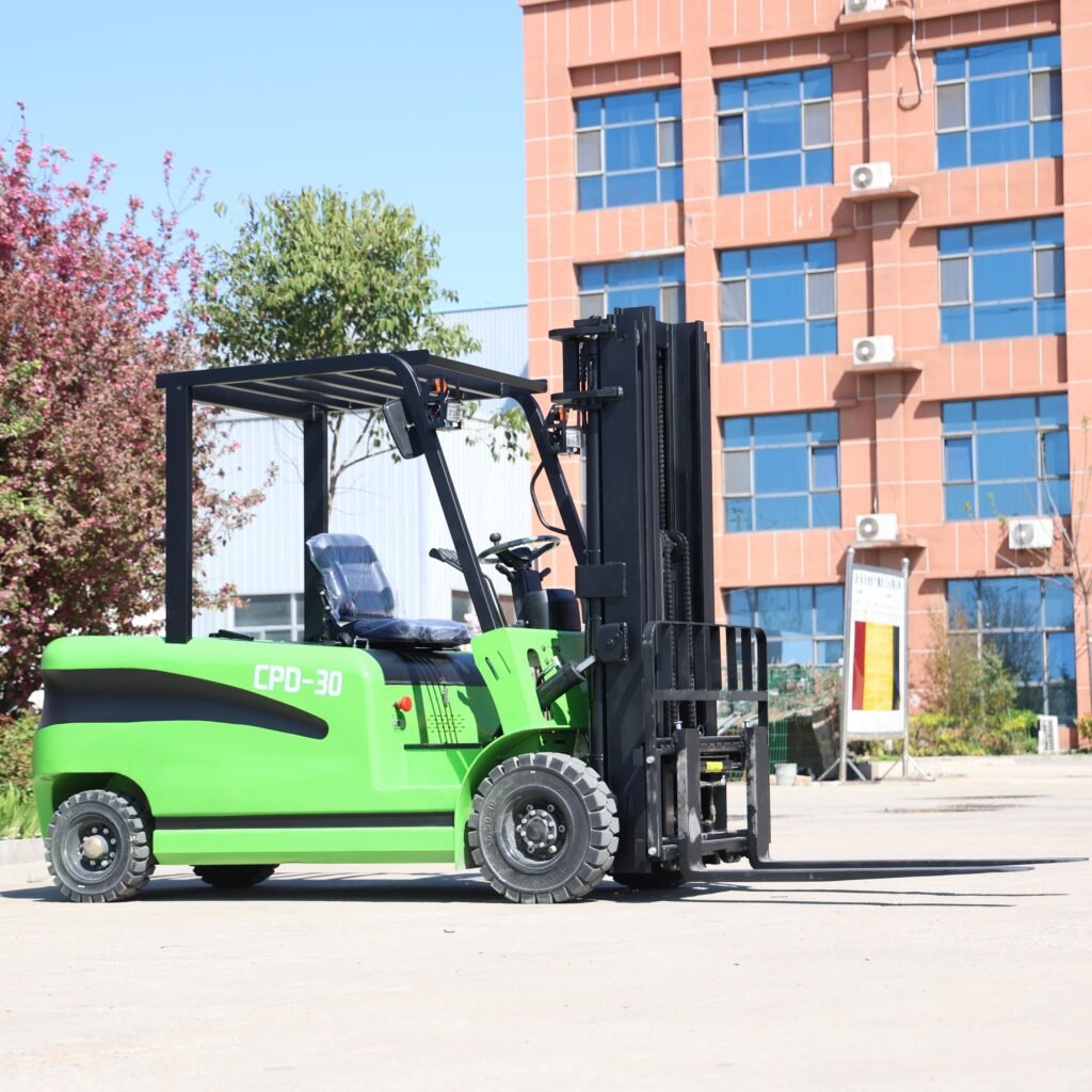 Front angled outdoor shot of MIWO CPD‑30 3 ton electric forklift