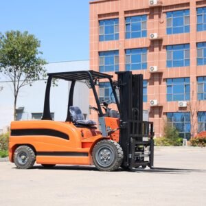 Front angled outdoor shot of MIWO CPD‑50 5 ton electric forklift